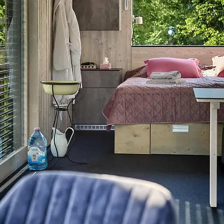 Glamping Maringotka Na Hrane Pekla * Dobrosov