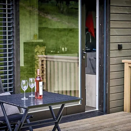 Glamping Maringotka Na Hrane Pekla Holiday home Dobrosov
