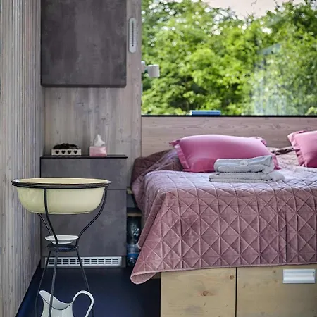 Glamping Maringotka Na Hrane Pekla Holiday home