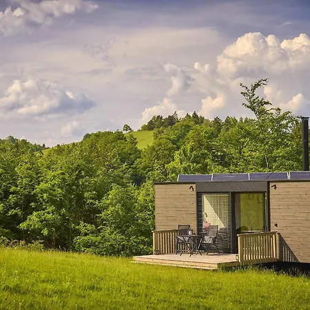Holiday home Glamping Maringotka Na Hrane Pekla Dobrosov